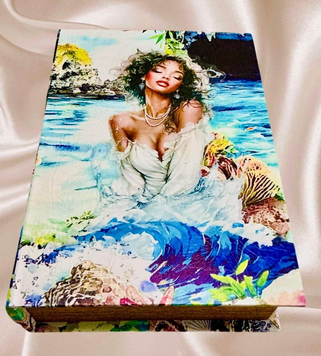 Customized Book Boxes. Original Designs.